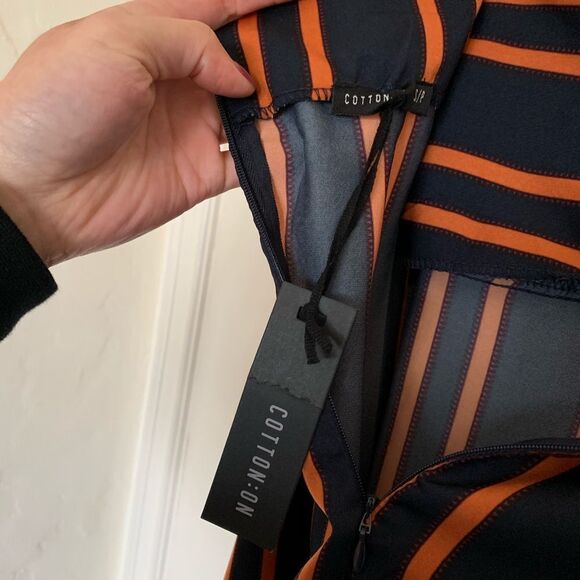 4/$20 Cotton On Asymmetrical skirt - Picture 5 of 6